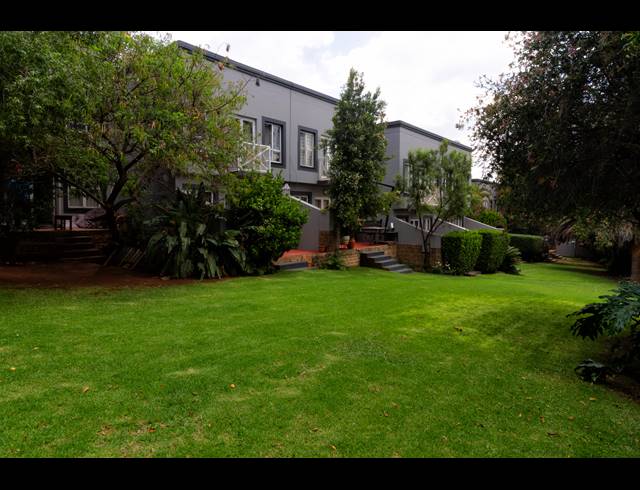 2 BEDROOM TOWNHOUSE FOR SALE IN RADIOKOP